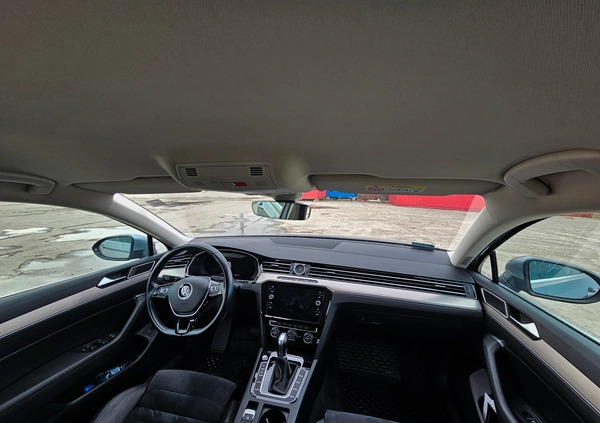Volkswagen Passat cena 79000 przebieg: 162000, rok produkcji 2018 z Gdańsk małe 277